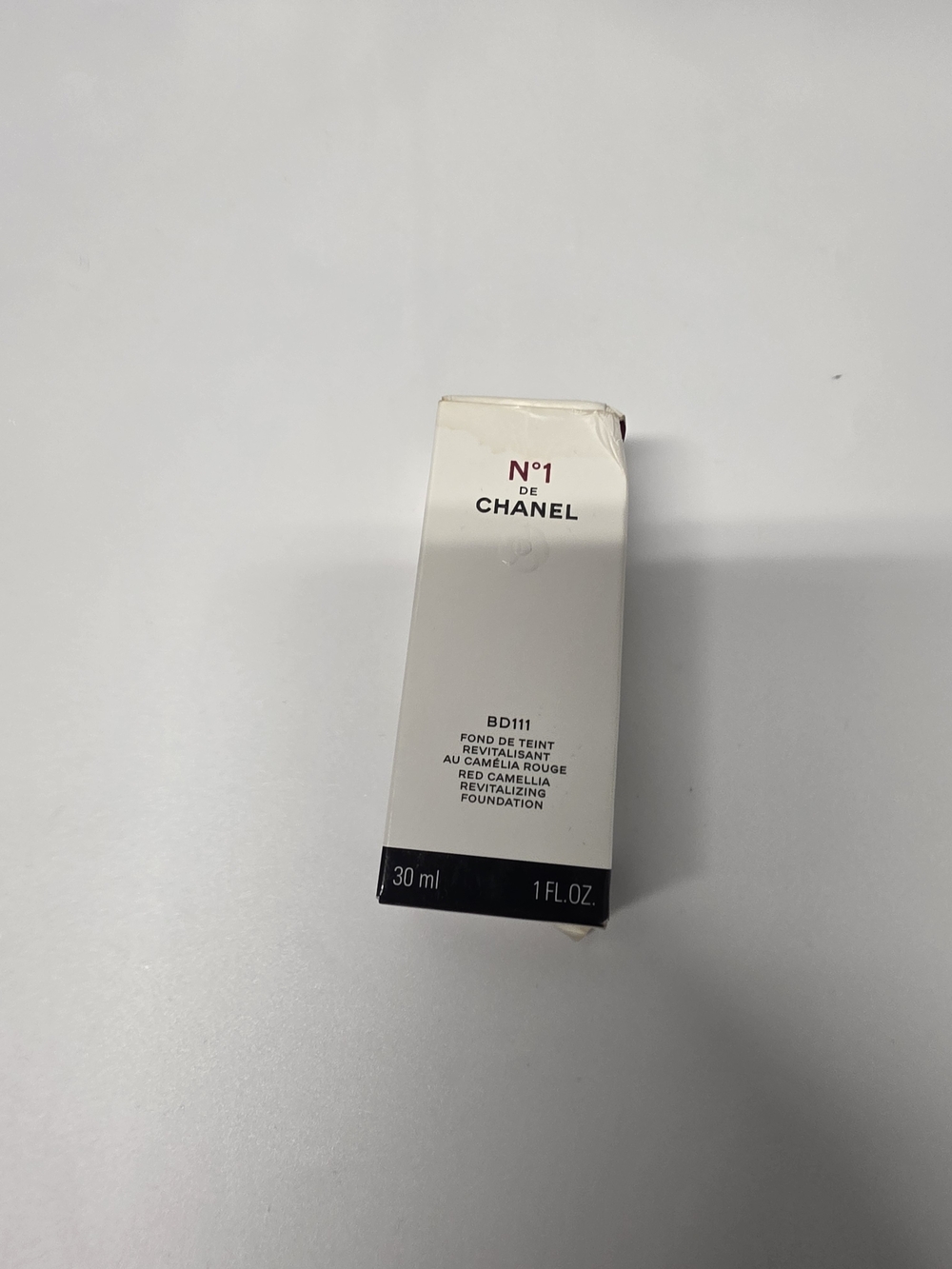 Chanel N°1 Red Camellia Revitalizing Foundation BD111 - White